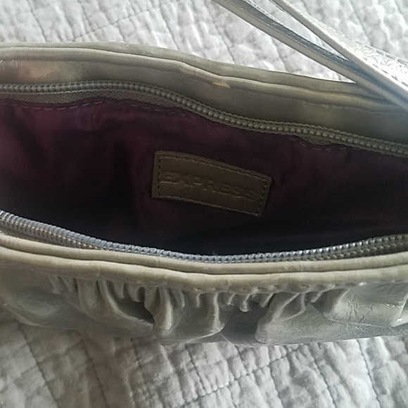 Purse - Picture 2 of 3